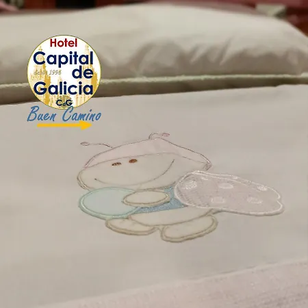 מלון Capital De Galicia *